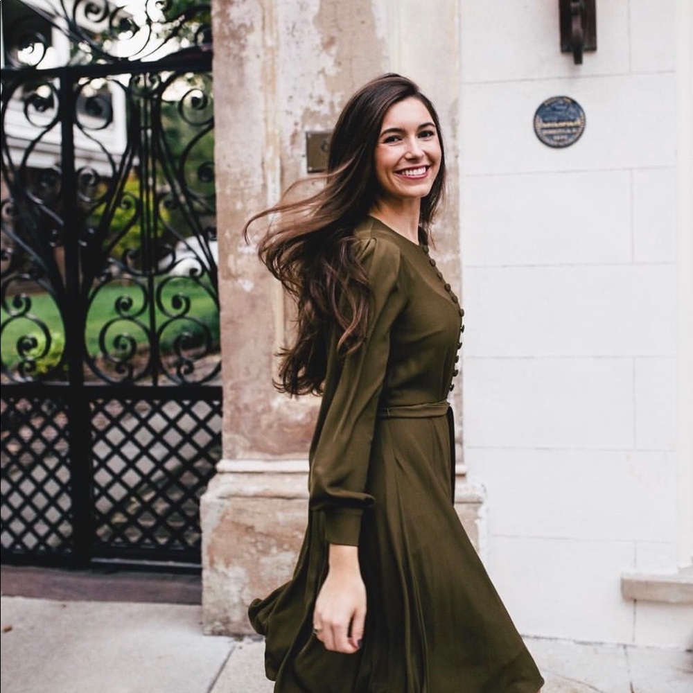 Gal Meets Glam “Madelyn” Green Dress